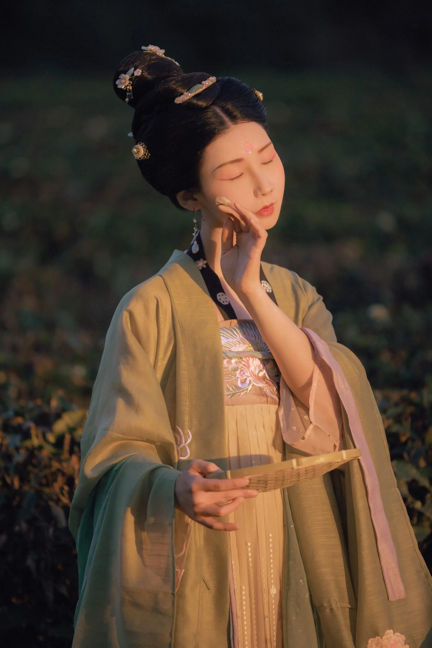 [YITUYU艺图语]2021.09.27 苏幕遮 唱小游 [26P]插图